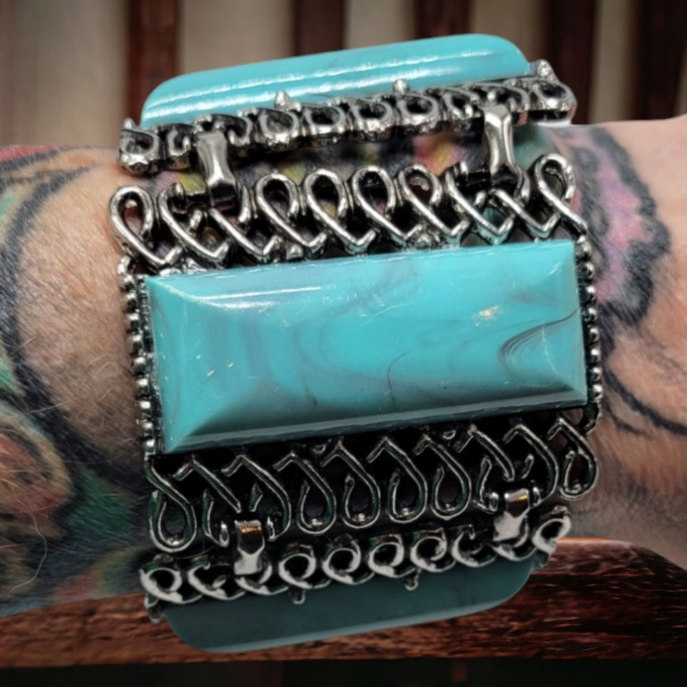 Vintage 1960's Turquoise Lucite Book Link Selro Style Bracelet - Picture 2 of 8